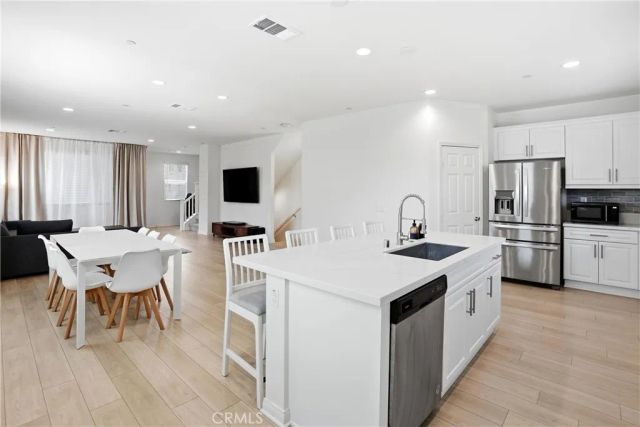 916 E 3RD ST, Santa Ana, CA 92701