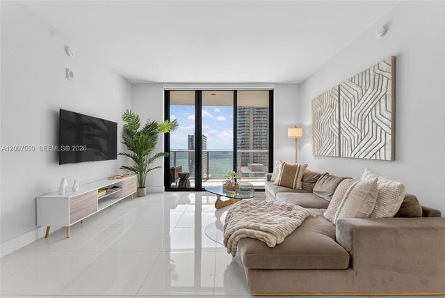 1010 Brickell Ave 3004, Miami, FL 33131