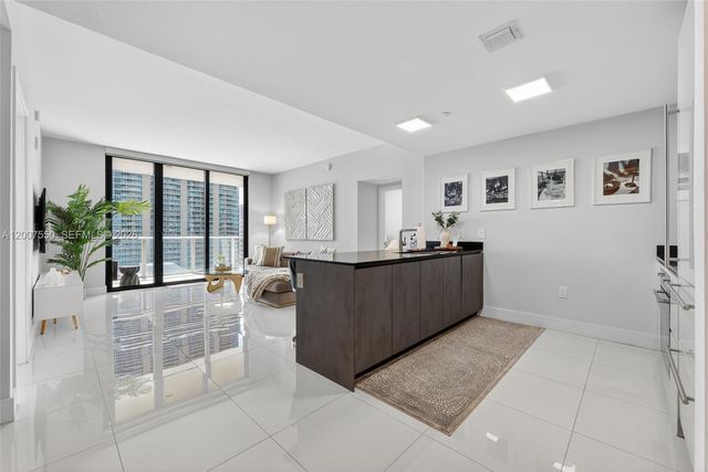 1010 Brickell Ave 3004, Miami, FL 33131
