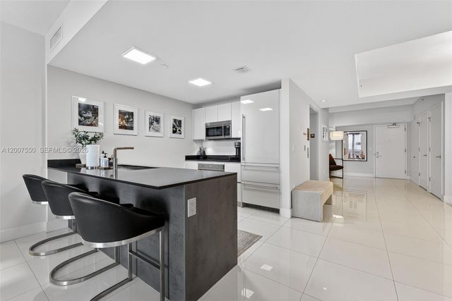 1010 Brickell Ave 3004, Miami, FL 33131