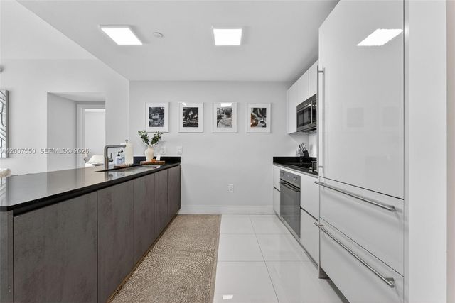 1010 Brickell Ave 3004, Miami, FL 33131