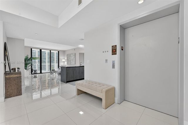 1010 Brickell Ave 3004, Miami, FL 33131