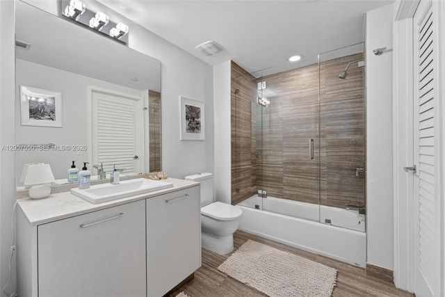 1010 Brickell Ave 3004, Miami, FL 33131