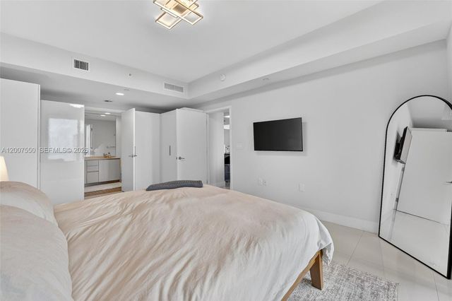 1010 Brickell Ave 3004, Miami, FL 33131