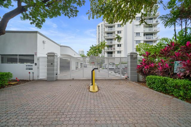 1688 West Avenue 606, Miami Beach, FL 33139