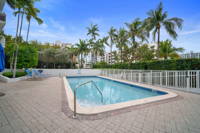 1688 West Avenue 606, Miami Beach, FL 33139