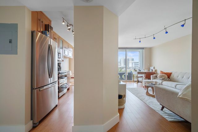 1688 West Avenue 606, Miami Beach, FL 33139