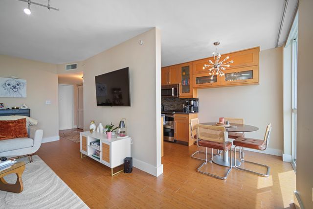 1688 West Avenue 606, Miami Beach, FL 33139