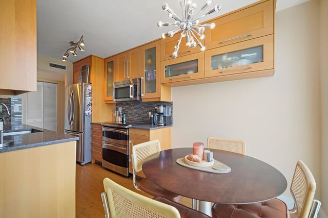 1688 West Avenue 606, Miami Beach, FL 33139