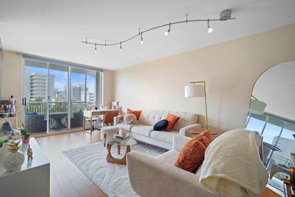 1688 West Avenue 606, Miami Beach, FL 33139