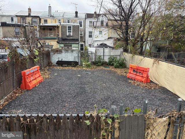 1750 N BODINE ST, Philadelphia, PA 19122