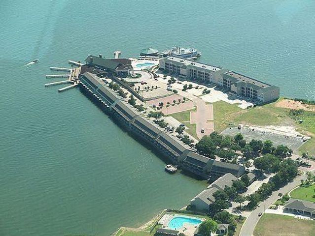 7039 Kingston Cove Lane 207, Willis, TX 77318