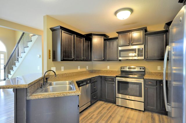 439 LESLIE WOOD DR, Clarksville, TN 37040