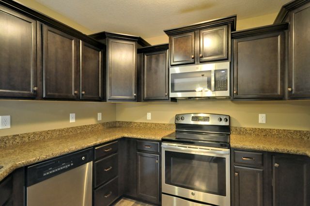 439 LESLIE WOOD DR, Clarksville, TN 37040