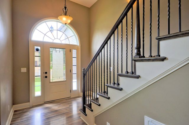 439 LESLIE WOOD DR, Clarksville, TN 37040