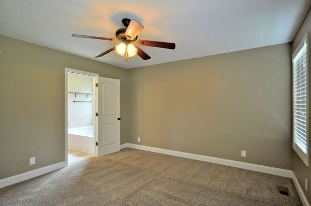 439 LESLIE WOOD DR, Clarksville, TN 37040