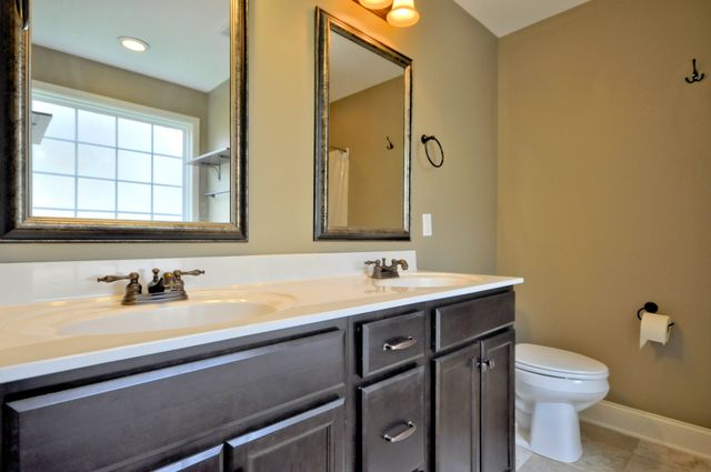 439 LESLIE WOOD DR, Clarksville, TN 37040