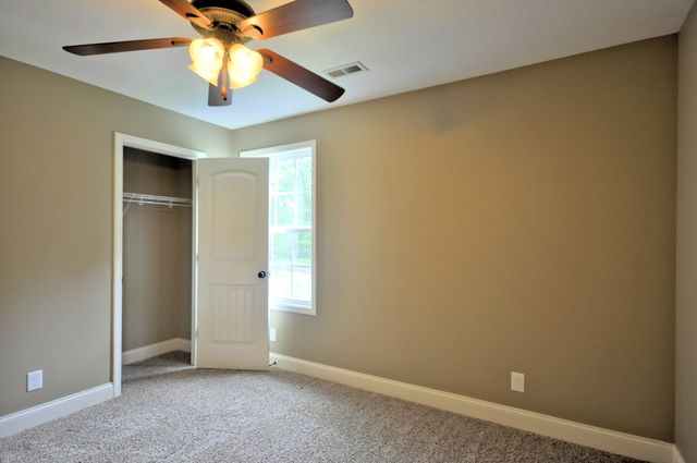 439 LESLIE WOOD DR, Clarksville, TN 37040