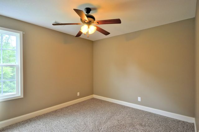 439 LESLIE WOOD DR, Clarksville, TN 37040