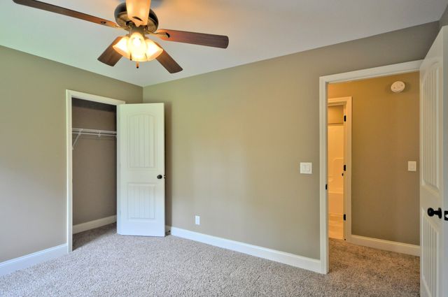 439 LESLIE WOOD DR, Clarksville, TN 37040