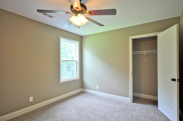 439 LESLIE WOOD DR, Clarksville, TN 37040