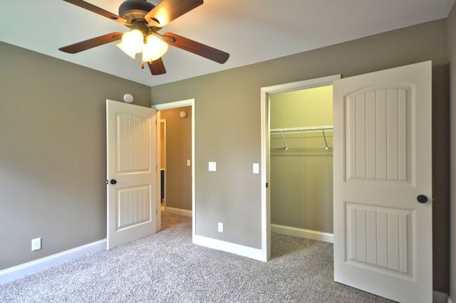 439 LESLIE WOOD DR, Clarksville, TN 37040