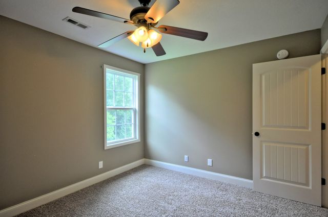 439 LESLIE WOOD DR, Clarksville, TN 37040