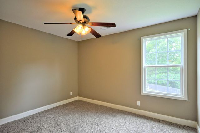 439 LESLIE WOOD DR, Clarksville, TN 37040