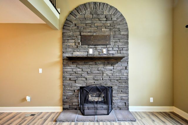 439 LESLIE WOOD DR, Clarksville, TN 37040