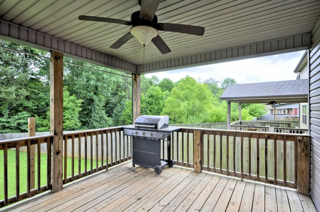 439 LESLIE WOOD DR, Clarksville, TN 37040