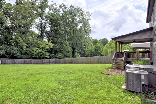 439 LESLIE WOOD DR, Clarksville, TN 37040