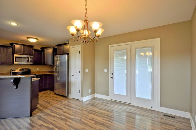 439 LESLIE WOOD DR, Clarksville, TN 37040