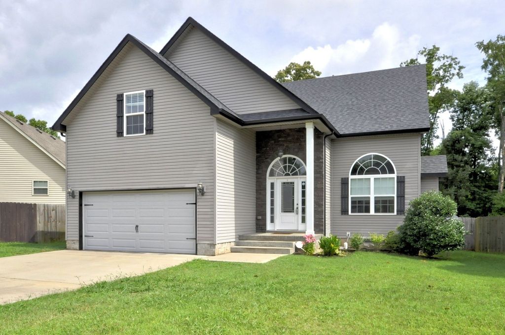 439 LESLIE WOOD DR, Clarksville, TN 37040