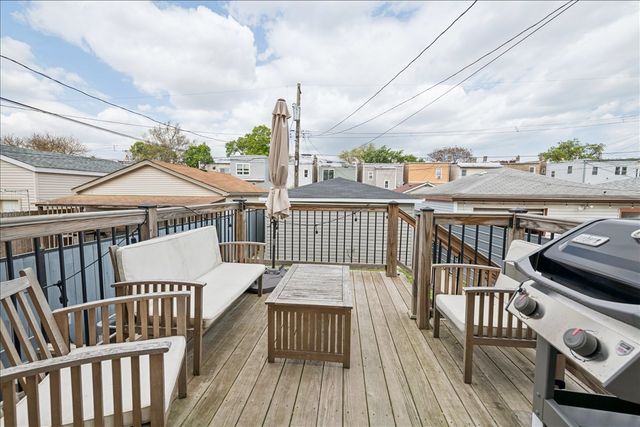 3424 W Beach Avenue, Chicago, IL 60651
