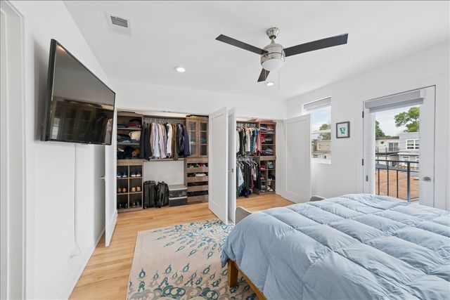 3424 W Beach Avenue, Chicago, IL 60651
