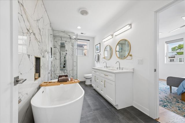 3424 W Beach Avenue, Chicago, IL 60651
