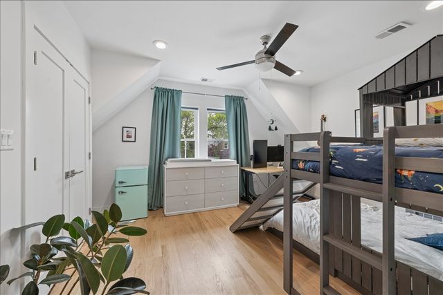 3424 W Beach Avenue, Chicago, IL 60651