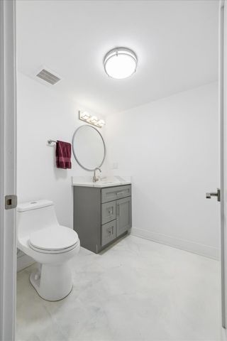 3424 W Beach Avenue, Chicago, IL 60651