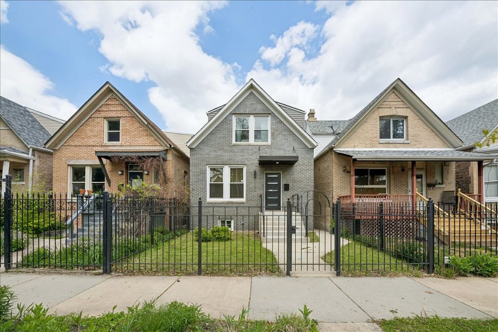 3424 W Beach Avenue, Chicago, IL 60651