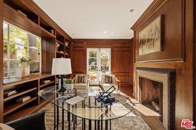 401 S Las Palmas Avenue, Los Angeles, CA 90020
