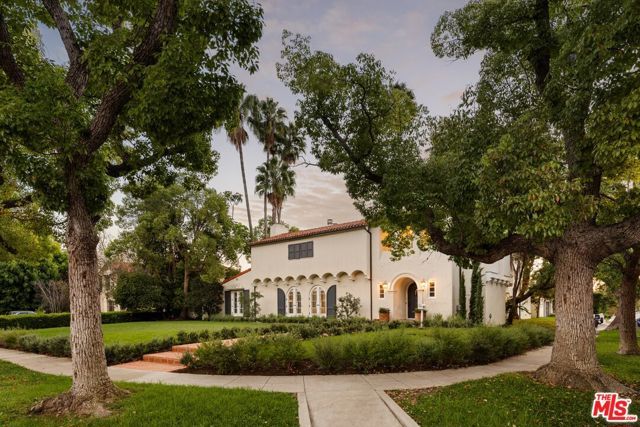 401 S Las Palmas Avenue, Los Angeles, CA 90020