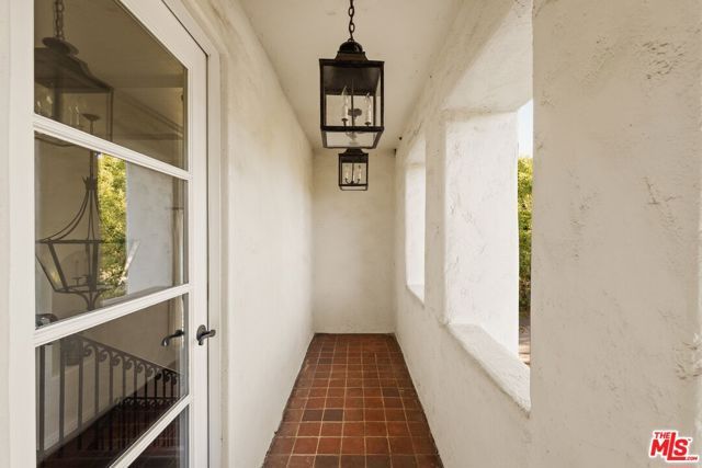 401 S Las Palmas Avenue, Los Angeles, CA 90020