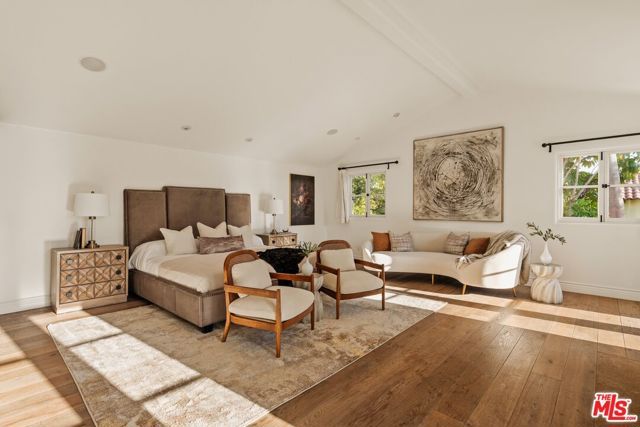 401 S Las Palmas Avenue, Los Angeles, CA 90020