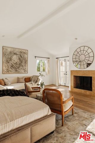 401 S Las Palmas Avenue, Los Angeles, CA 90020