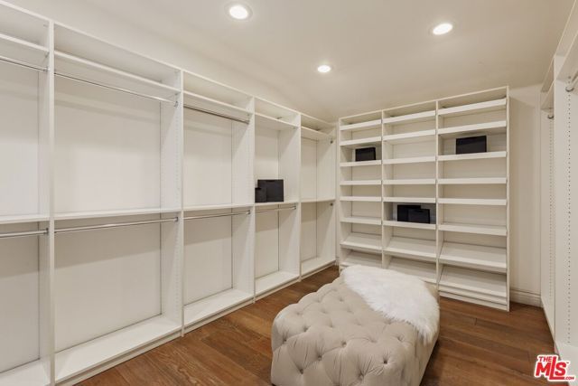 401 S Las Palmas Avenue, Los Angeles, CA 90020