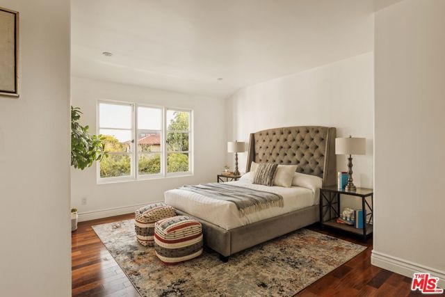 401 S Las Palmas Avenue, Los Angeles, CA 90020