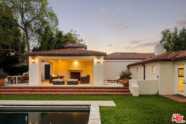 401 S Las Palmas Avenue, Los Angeles, CA 90020
