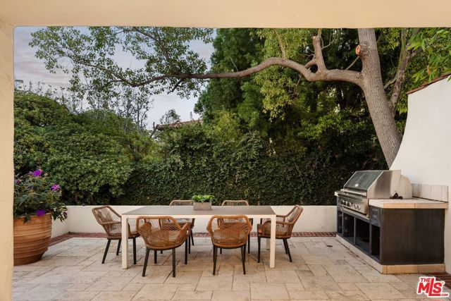 401 S Las Palmas Avenue, Los Angeles, CA 90020