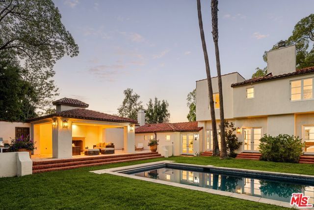 401 S Las Palmas Avenue, Los Angeles, CA 90020