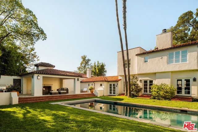 401 S Las Palmas Avenue, Los Angeles, CA 90020